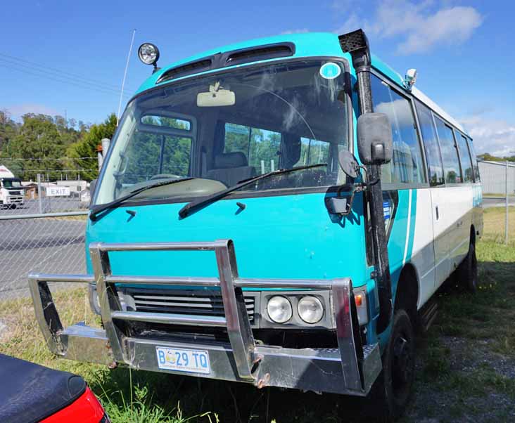 McDermotts Toyota Coaster 4x4 21
